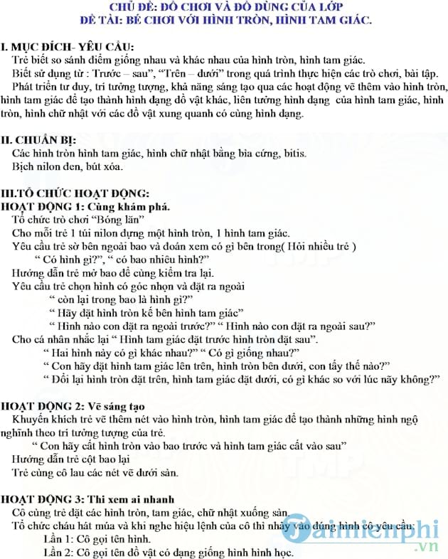Đề tài bé chơi với hình tròn, hình tam giác